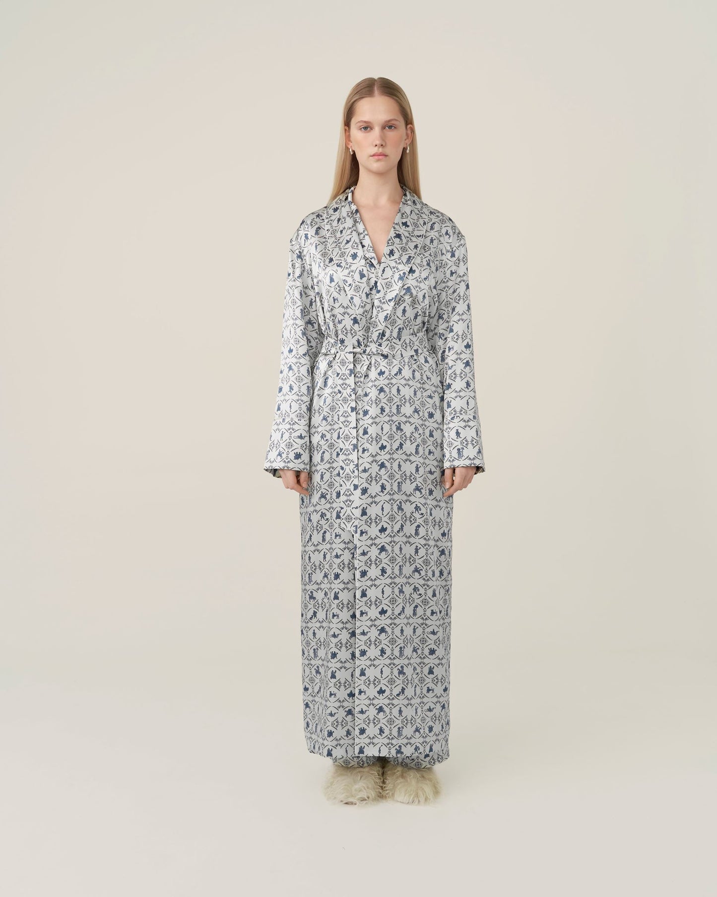 Long Silk Robe Vechornytsi in White