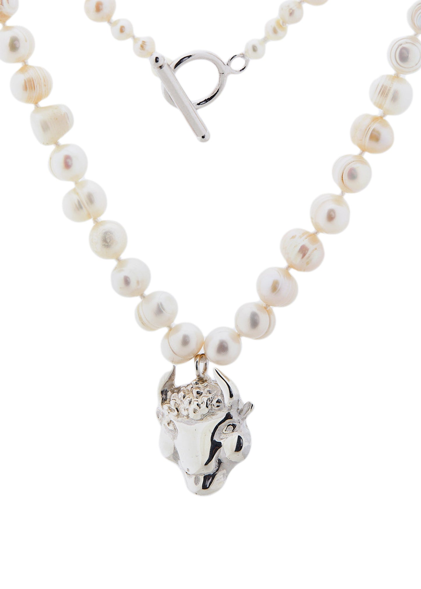 Pearl Necklace with a Bull in Silver