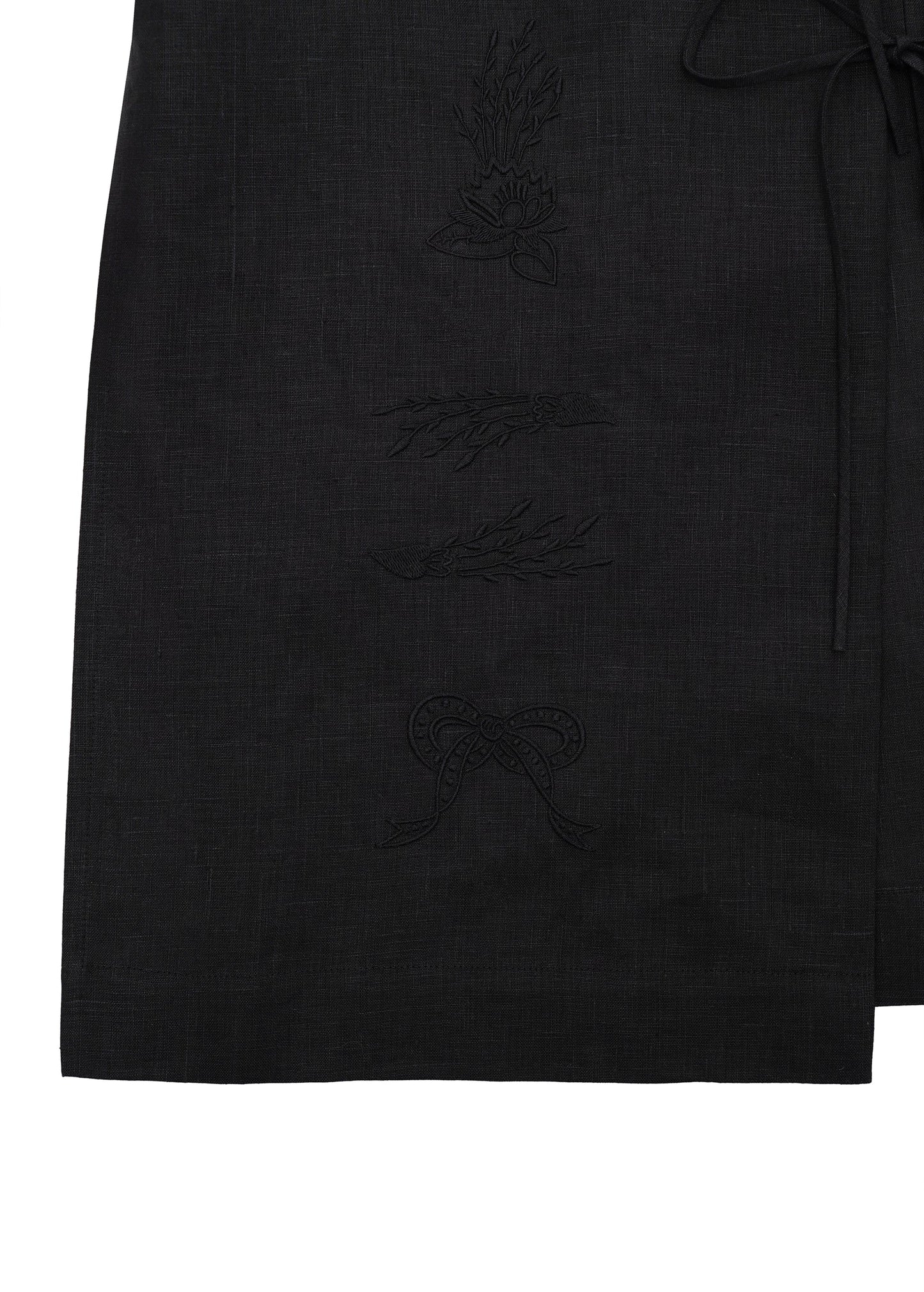 Zena Robe With Ties in Black