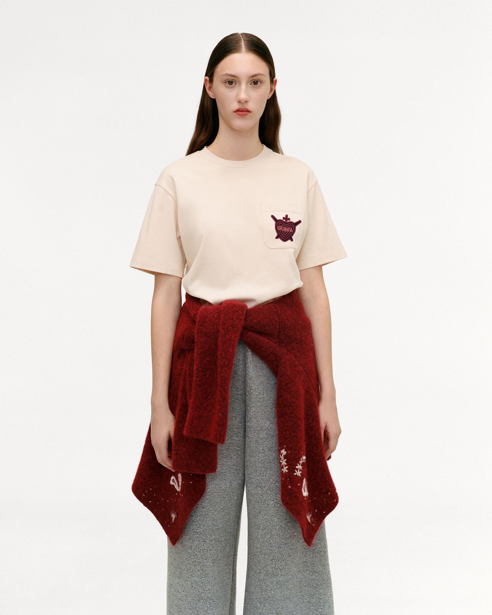 Heart T-shirt slide 3