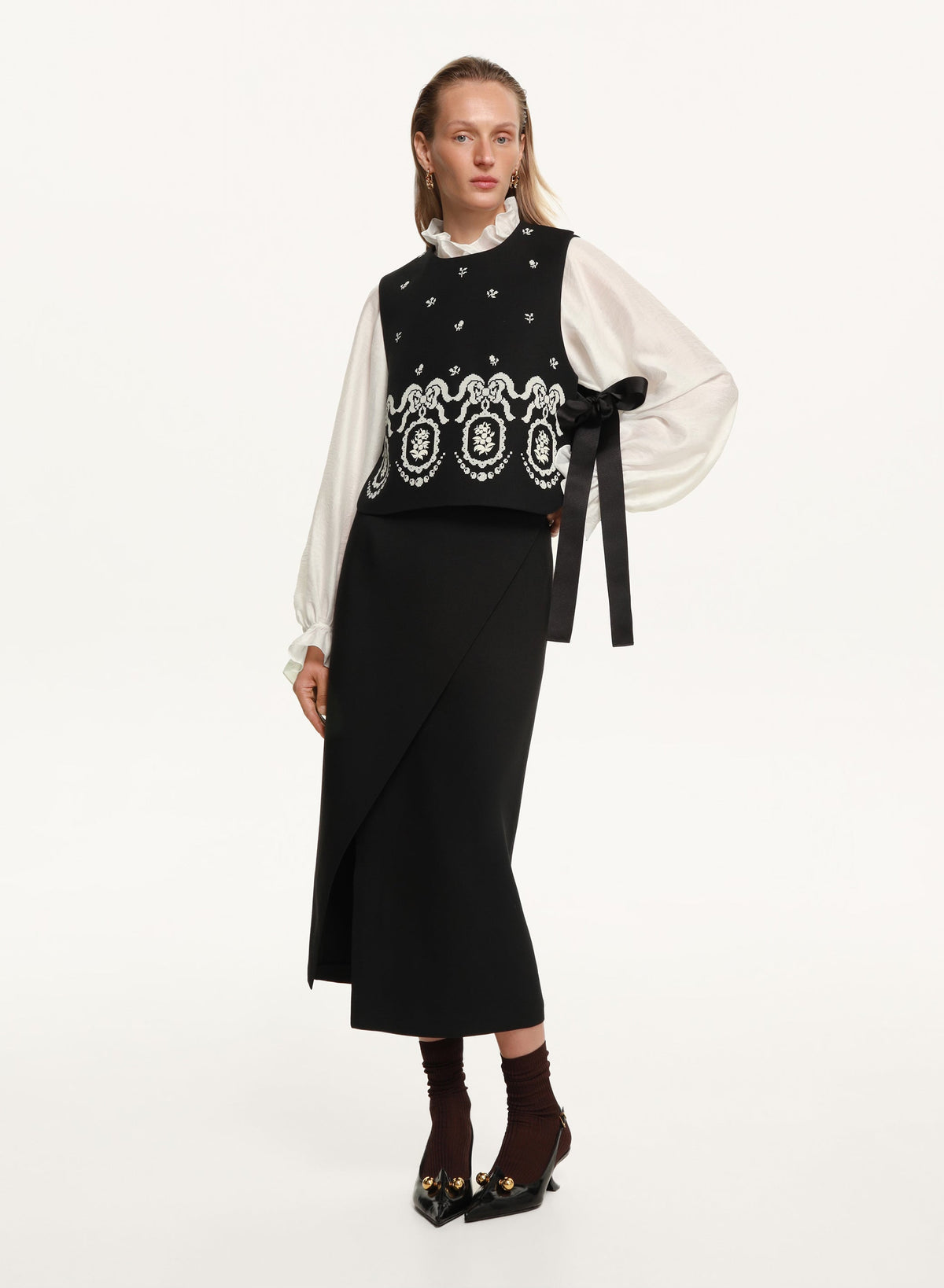 Flowers Embroidered Bib Vest slide 2