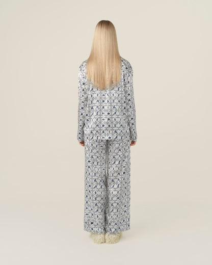 Silk shirt 'Vechornytsi' in milk