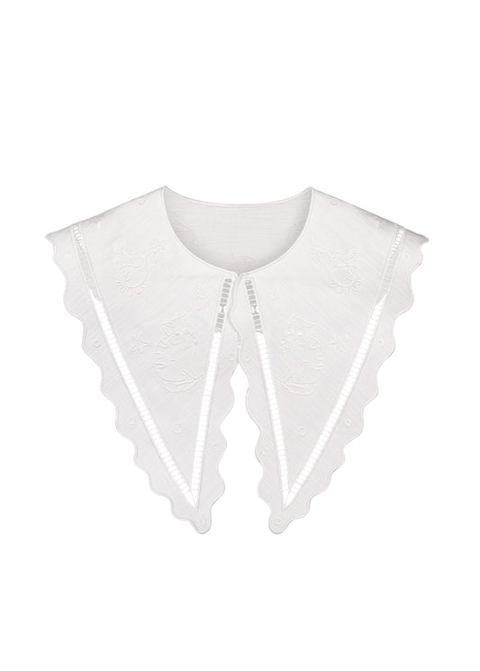 Vytynanka Triangle Long Collar in White