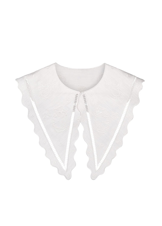 Vytynanka Triangle Long Collar in White