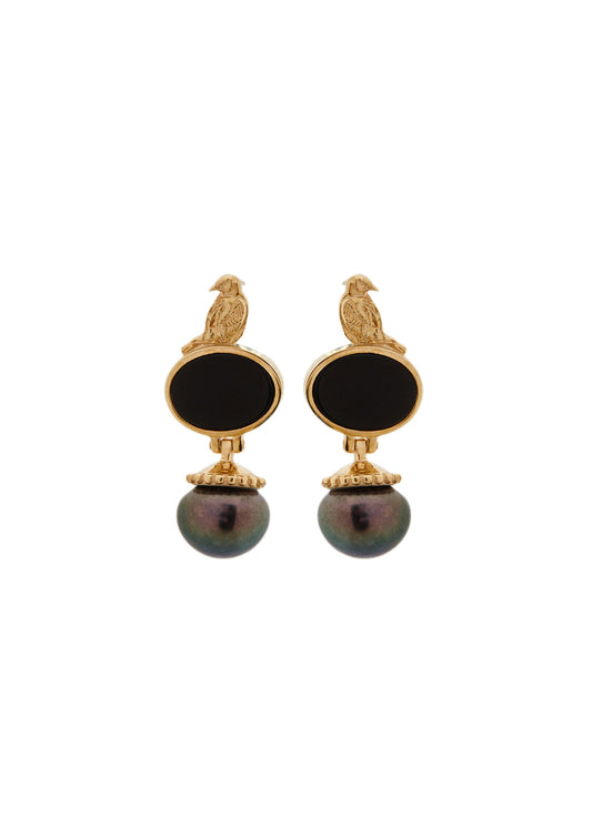 Short Earring with black pearls