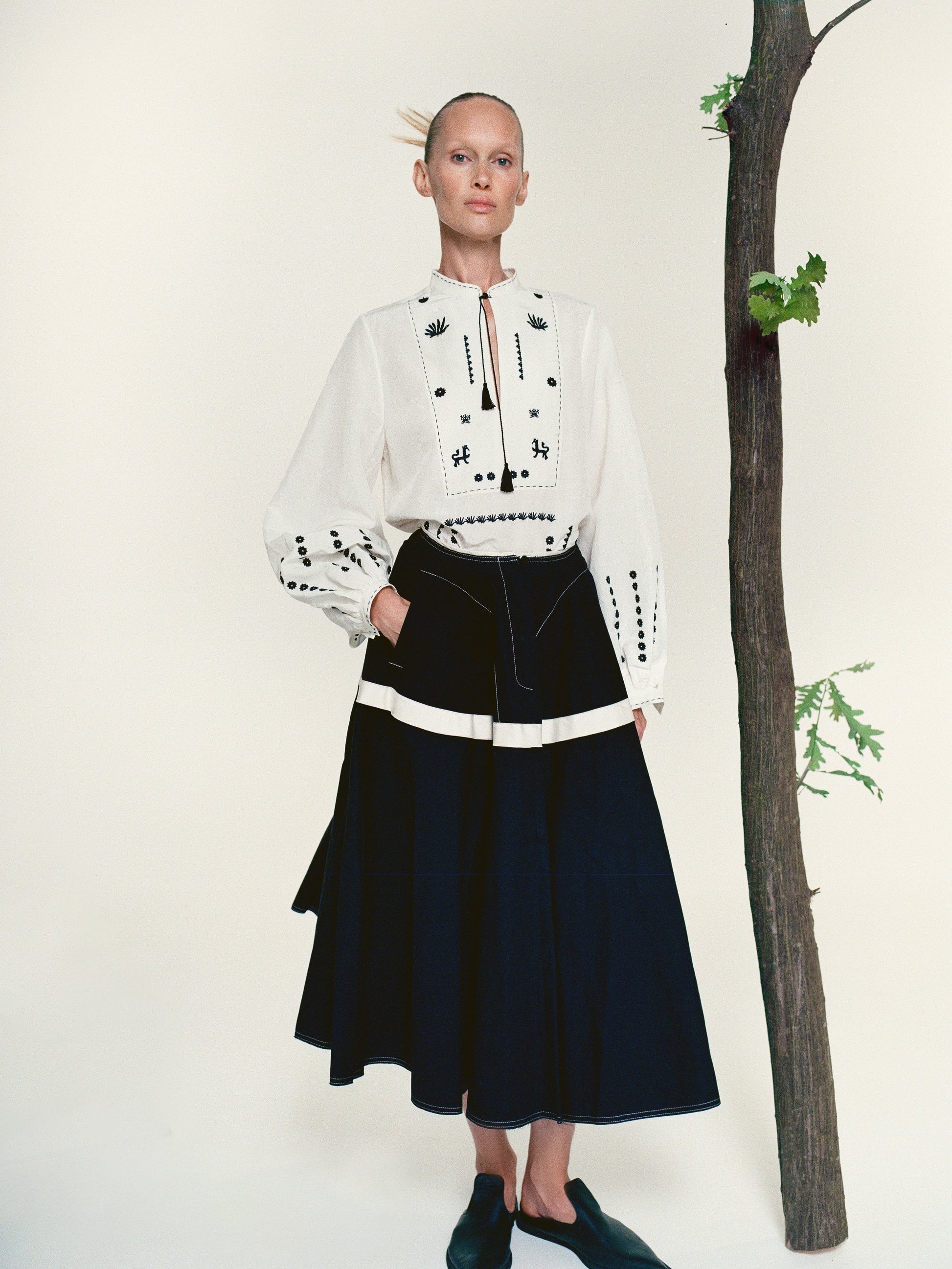 Aneta embroidered shirt slide 2