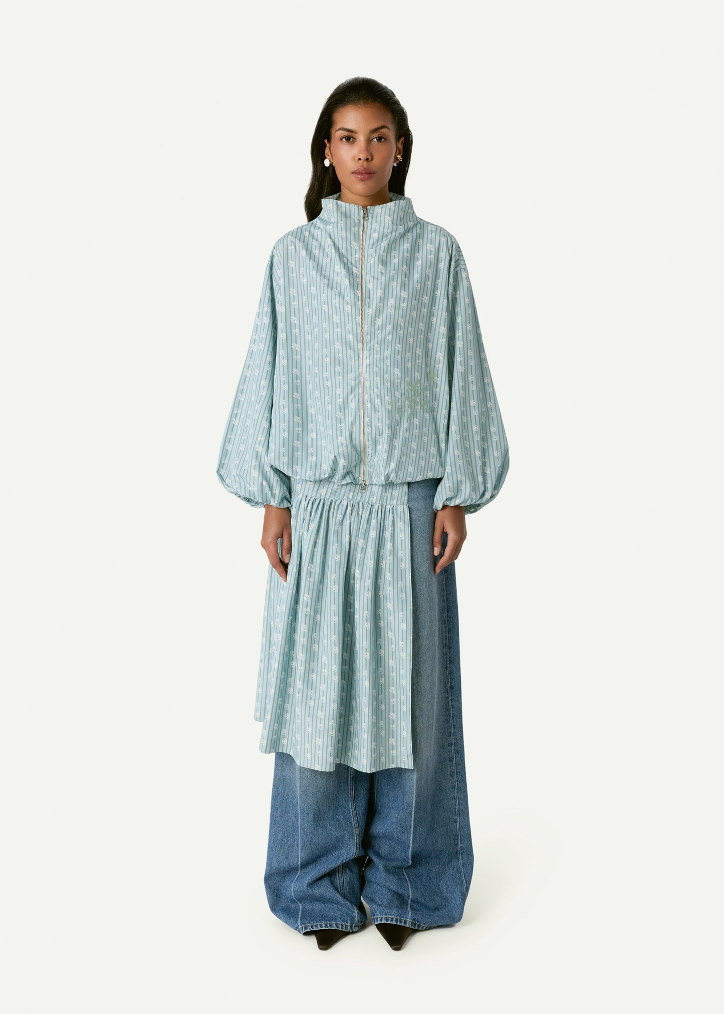 Apron in Yahidka pattern