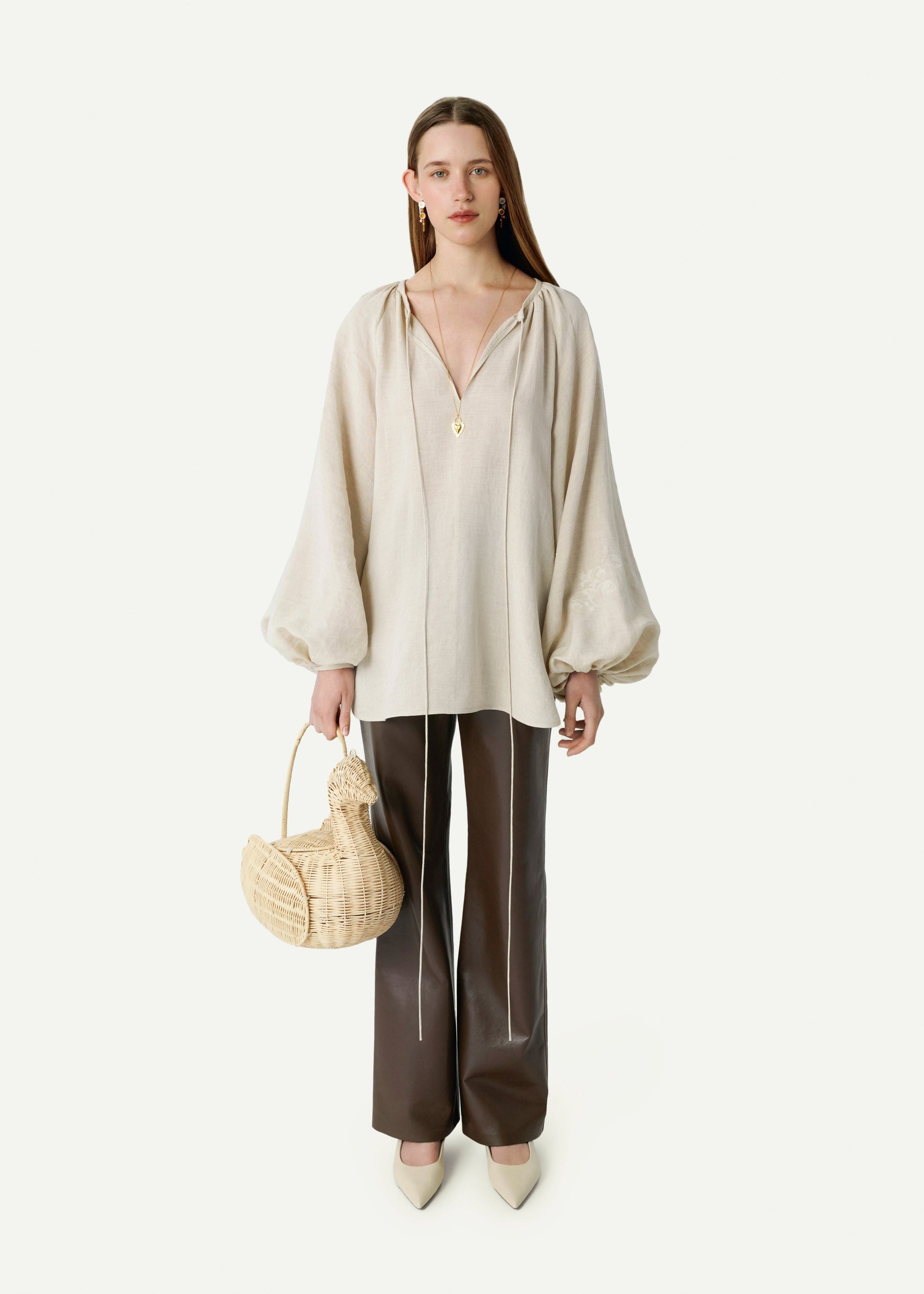 Eva Shirt in Linen slide 2