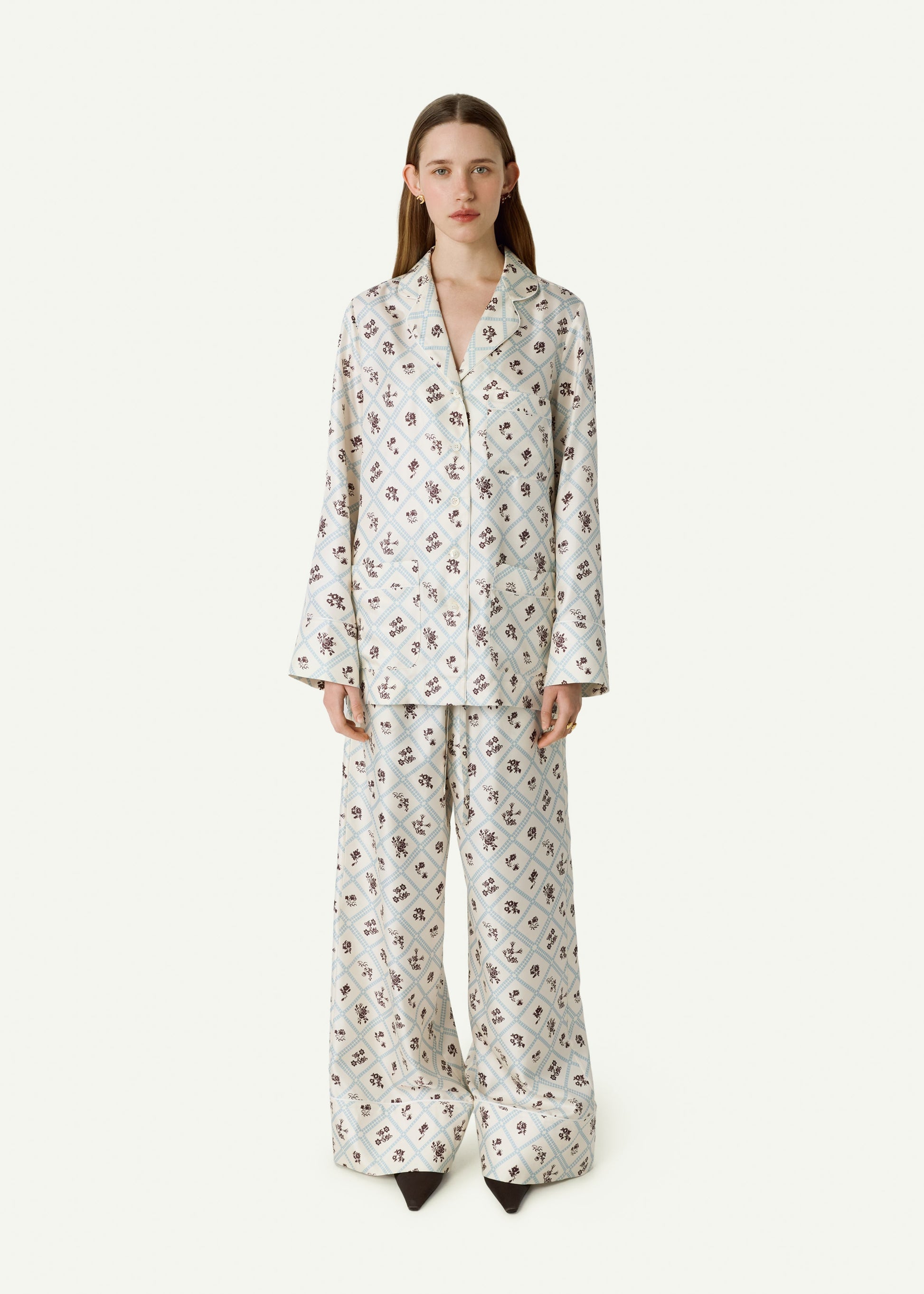 Silk Shirt in Ruzha Pattern in milk slide 2
