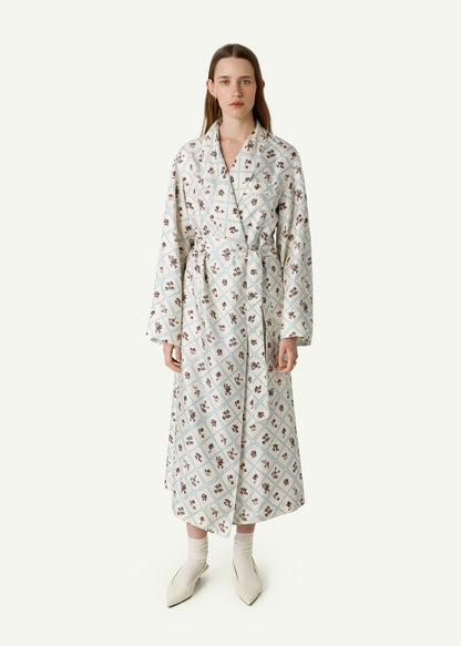 Silk Robe in Ruzha Pattern in milk