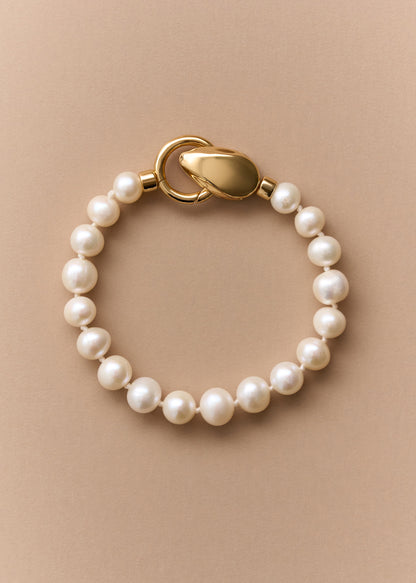 Tyras White Pearl Bracelet