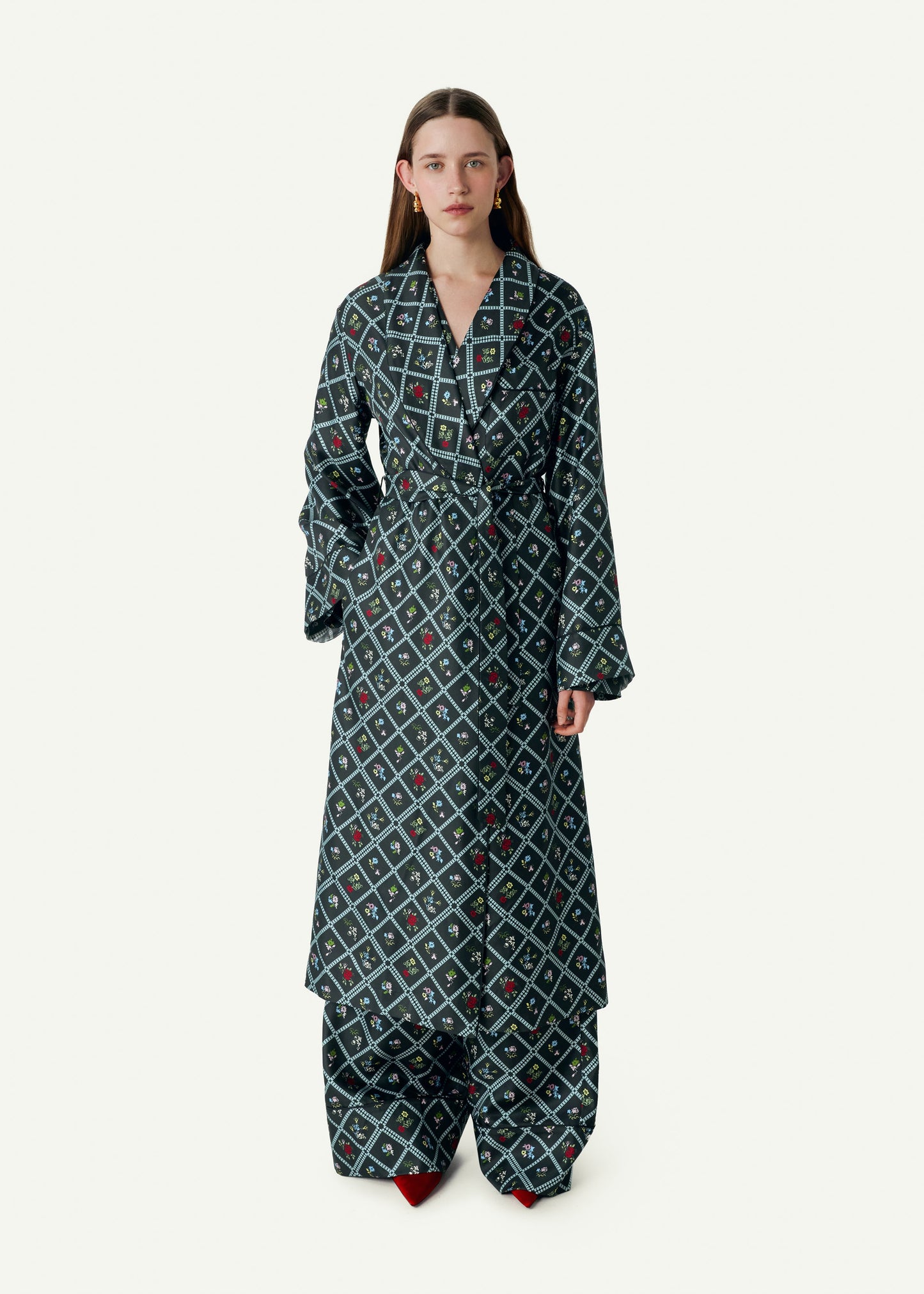 Silk Robe in Ruzha Pattern in black