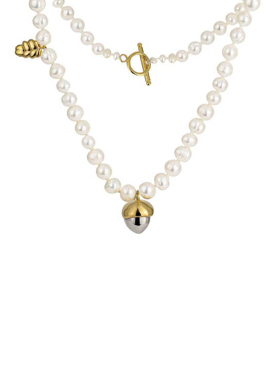 Necklace with an Acorn