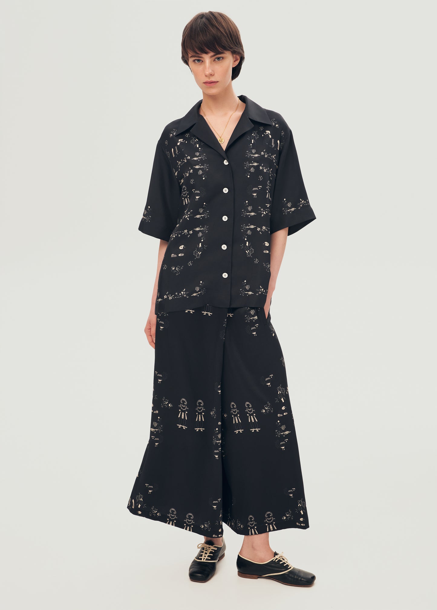 VEKLA Black Shirt