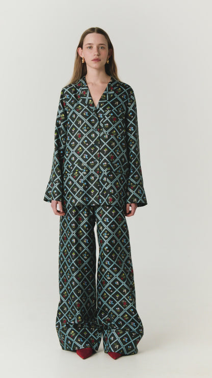 Silk Shirt in Ruzha Pattern in black